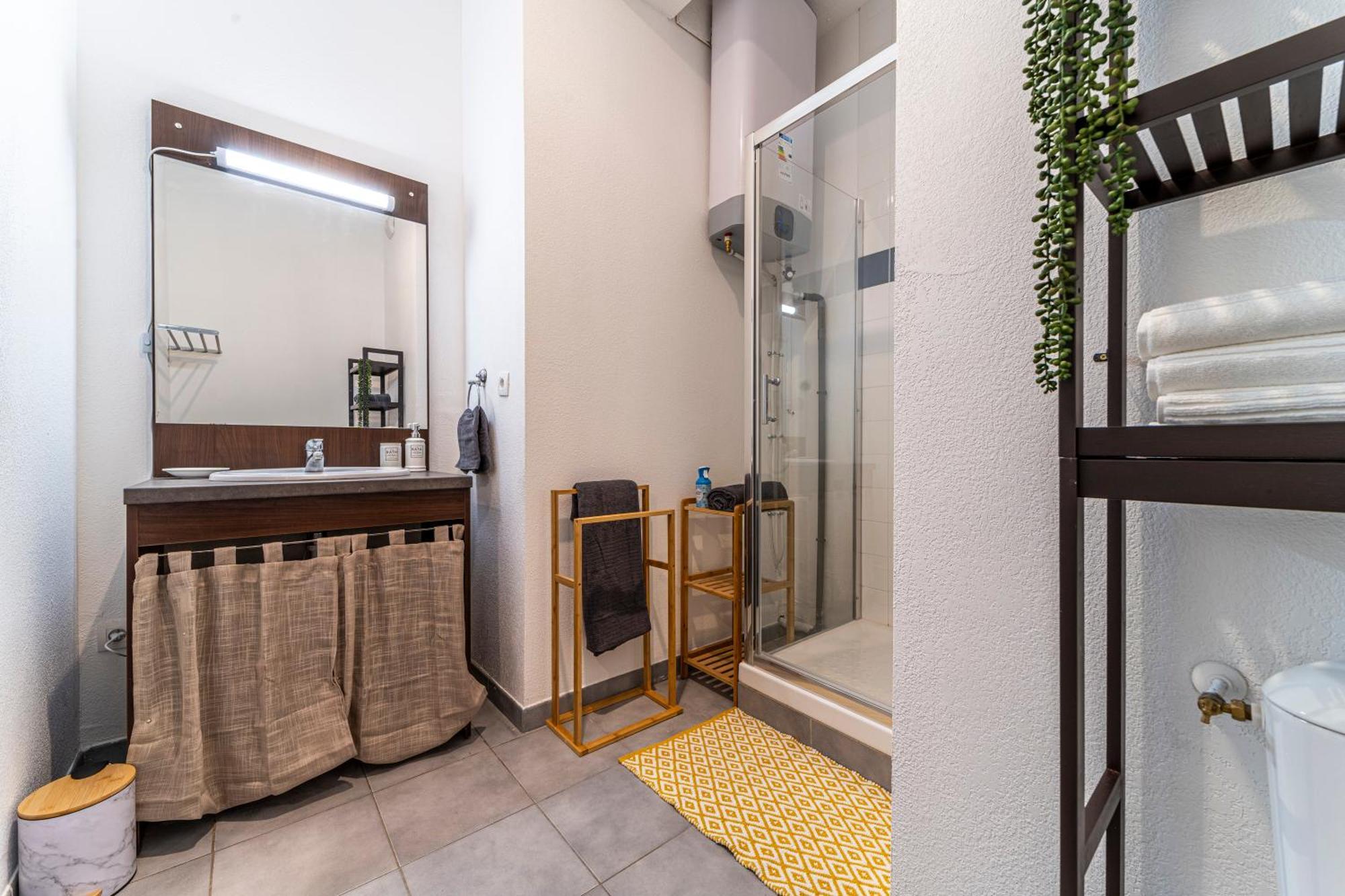Stay Cosy Lille I Tourcoing - Appartement - Hypercentre - Parking Securise - Wifi - Netflix - Cuisine Exterior photo
