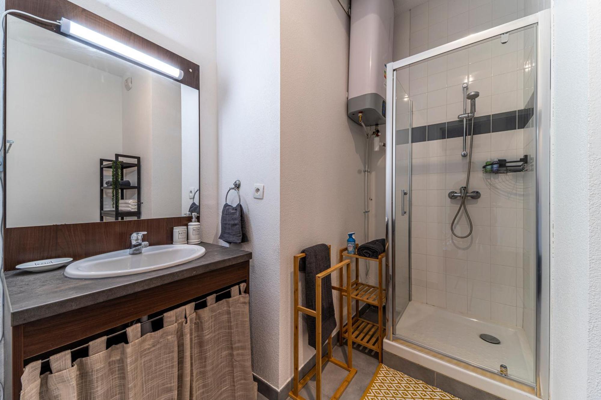 Stay Cosy Lille I Tourcoing - Appartement - Hypercentre - Parking Securise - Wifi - Netflix - Cuisine Exterior photo